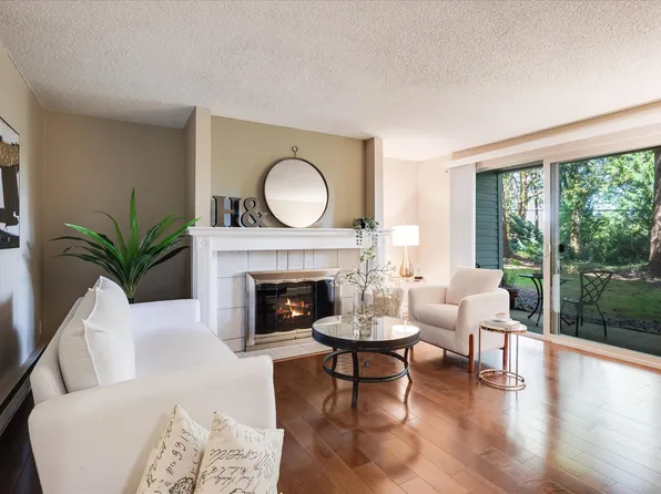 4737 W Lake Sammamish Pkwy SE, Issaquah, WA 98027