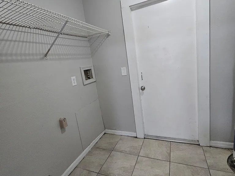2212 Florida Dr #2 — Photo 5