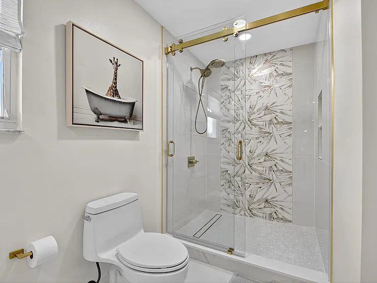 2900 Greenbriar Blvd — Photo 25