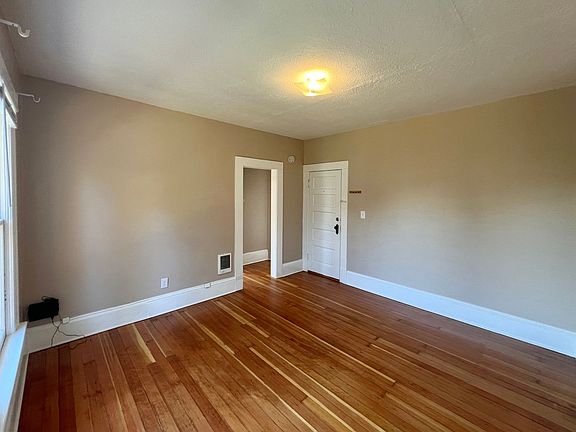 5th image of 3051 SE Belmont St #3