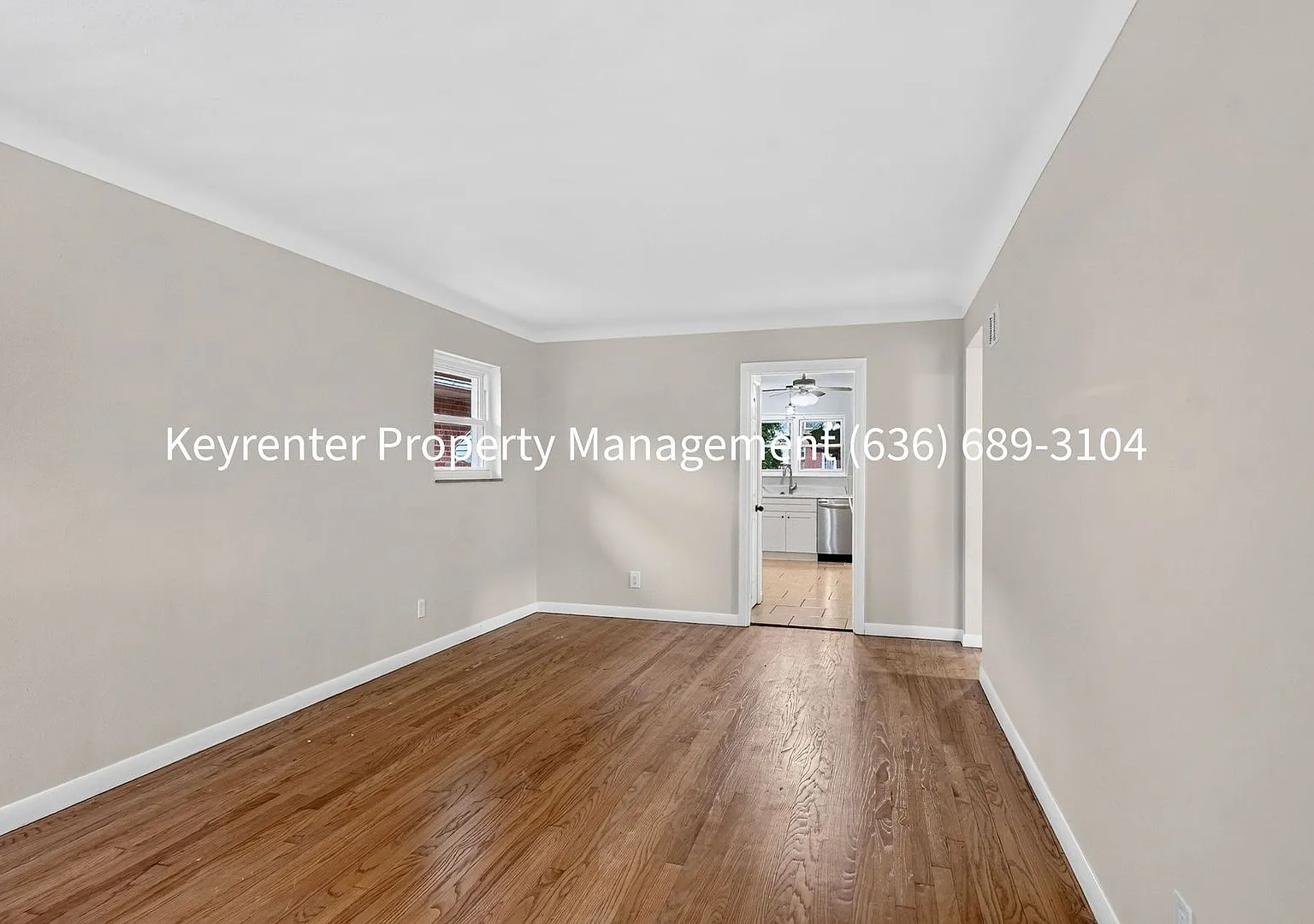 Charming 2-Bedroom Home Near WashU & The Delmar Loop! — Photo 3
