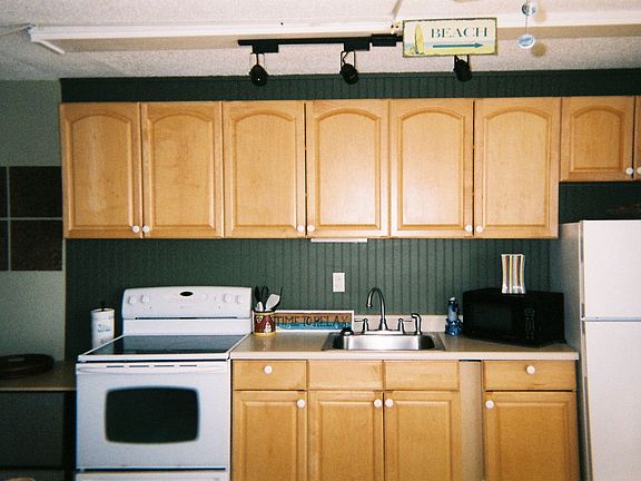 Updated Condo and Kitchen
