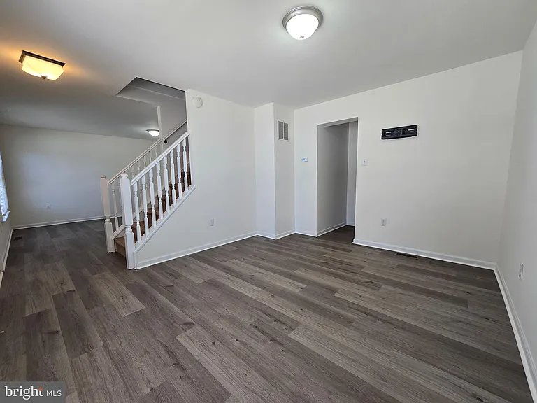 23 Lordship Ln — Photo 7