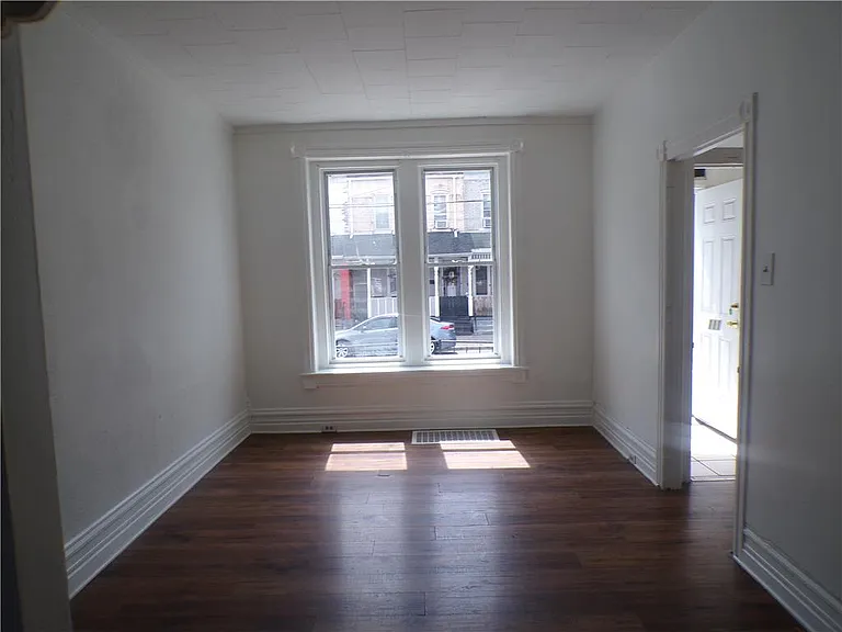 111 Ridge Ave — Photo 3