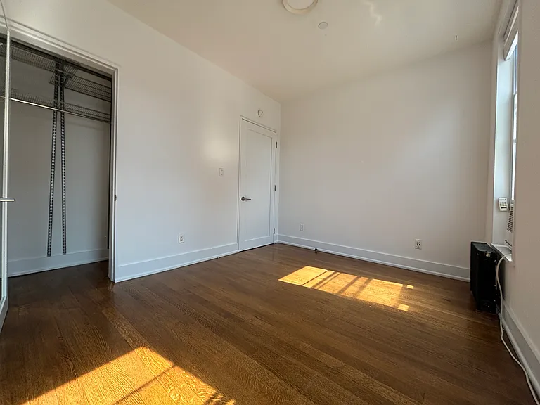 144 4th Ave #401 — Photo 7