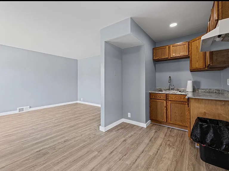 2464 Stieber St — Photo 13