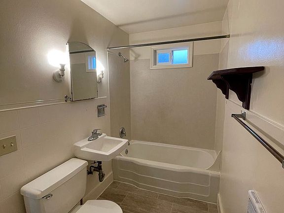 2nd image of 630 1/2 W 10th Ave #9510985