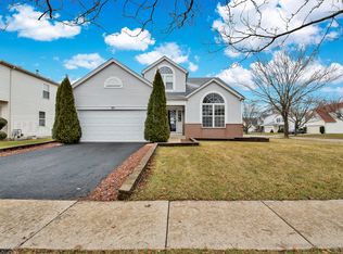 37 Kentland Dr, Romeoville, IL 60446