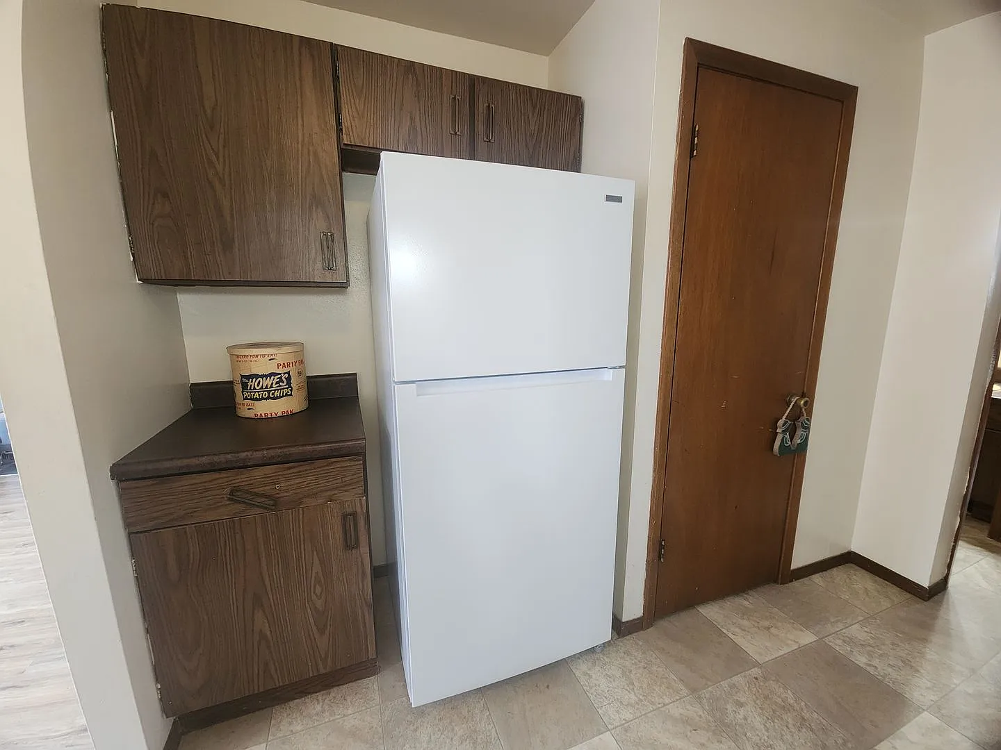 1045 Greenwood Ct. — Photo 4