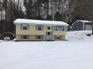 25 Pine Ridge Dr, Lee, MA 01238