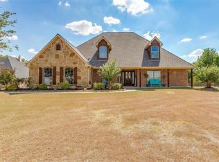 108 Waterfall Ct, Azle, TX 76020