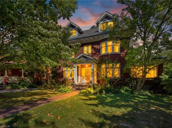 32 Wentworth Ave, Cambridge, ON N1S 1G6
