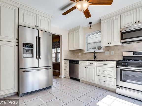 2nd image of 6134 Fairbourne Ct