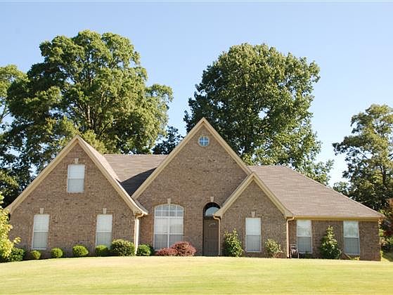 1st image of 230 Brookwood Cir