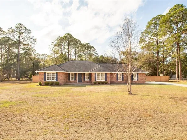 1249 Cherrywood Rd, Waycross, GA 31503