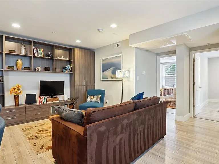 5024 9th St NW #203 — Photo 25