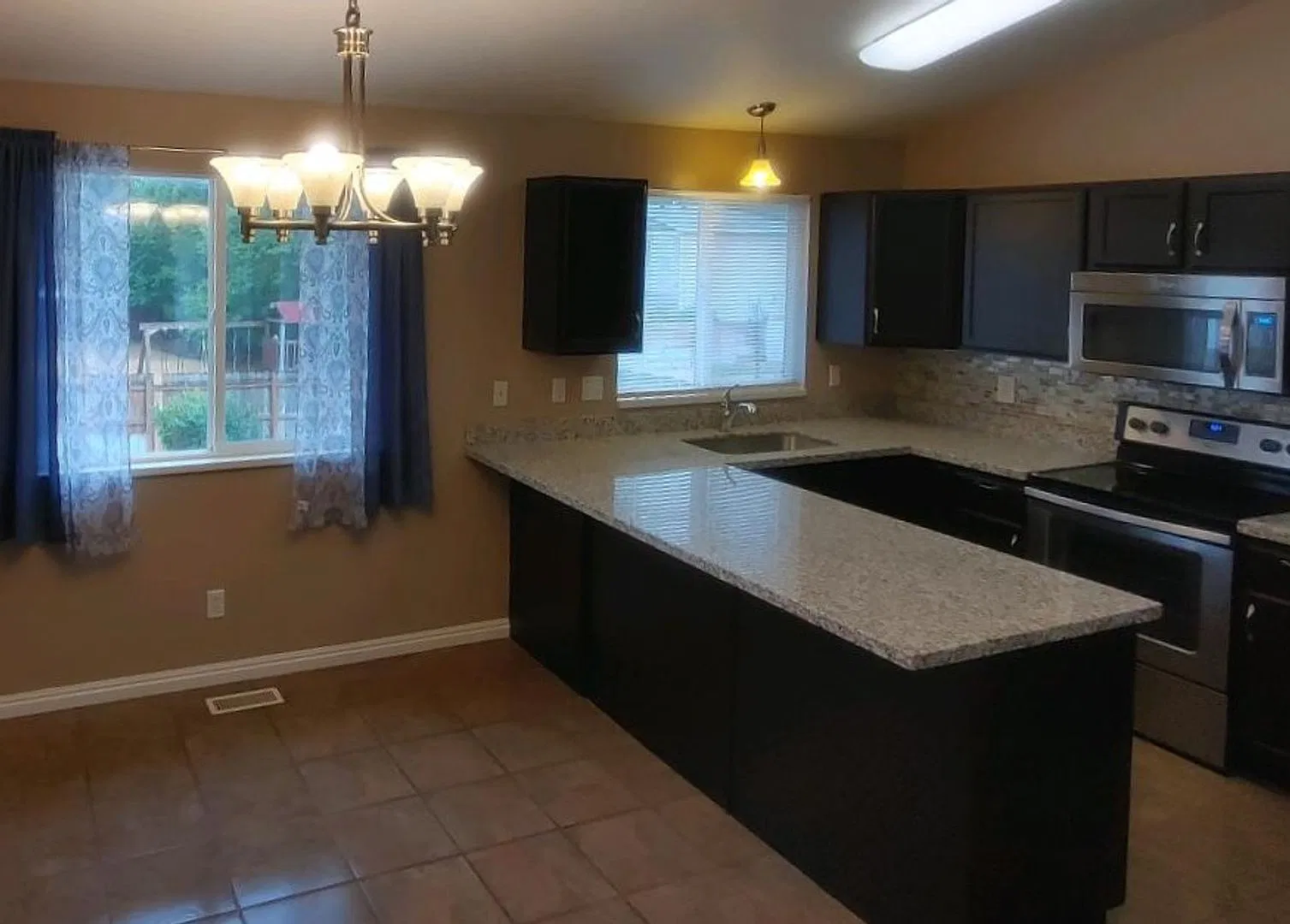 Stunning 5 Bdrm. Single Family Home! Best Price Around! — Photo 3