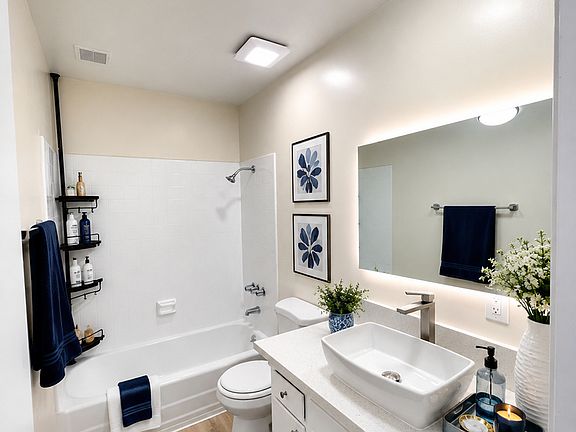 5th image of 4200-4212 E 10th St #6