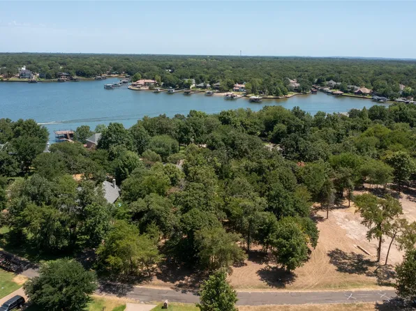 144 Hilton Head Island Dr, Mabank, TX 75156