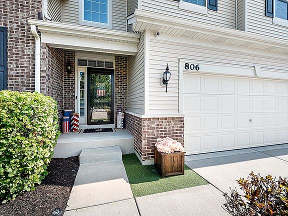 3rd image of 806 Nightshade Ln