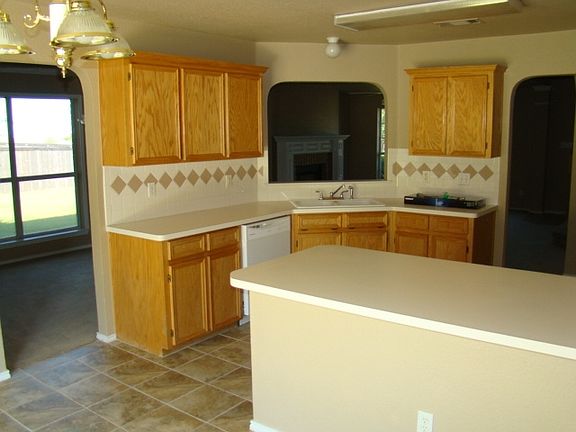 5th image of 1404 Margaret Lee St