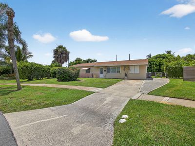 721 Huckleberry Lane, North Palm Beach, FL, 33408