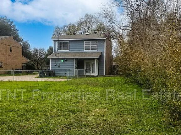3rd image of 2309 Auburn Ct