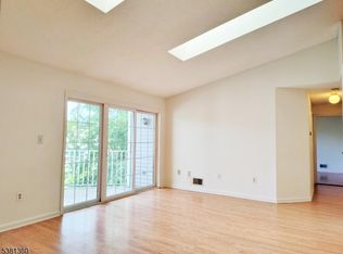 816 Breckenridge Dr, Branchburg, NJ 08876