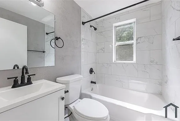 2 bed, $1,100 — Photo 3