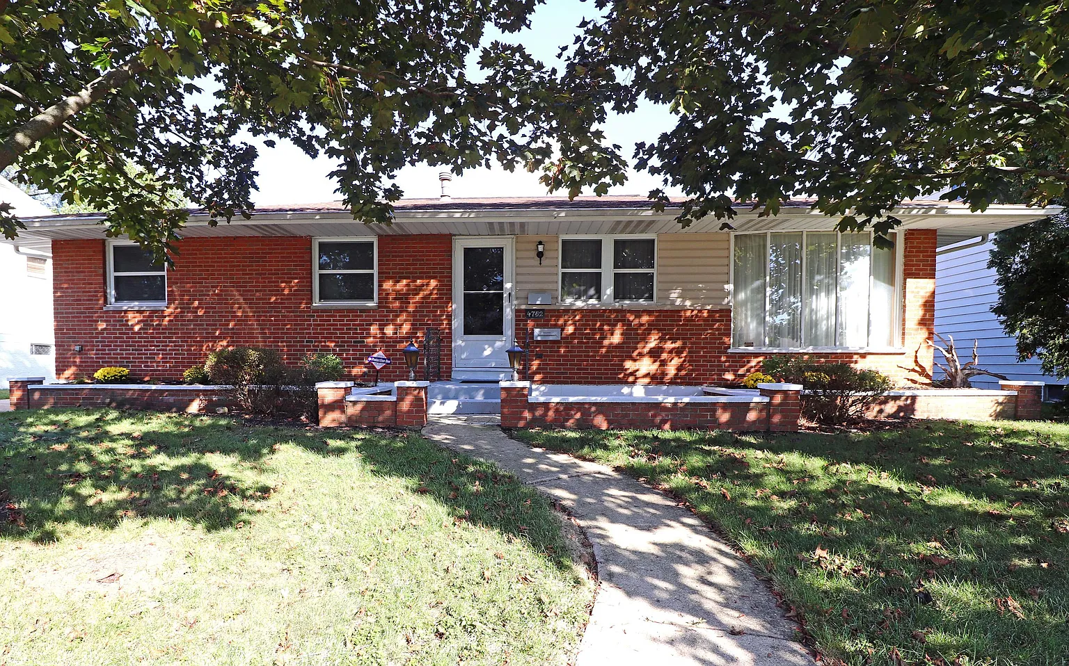 4752 Colonel Perry Dr photo 1