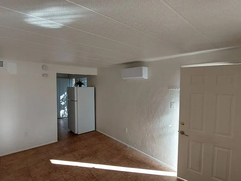 3225 E Patricia St — Photo 16