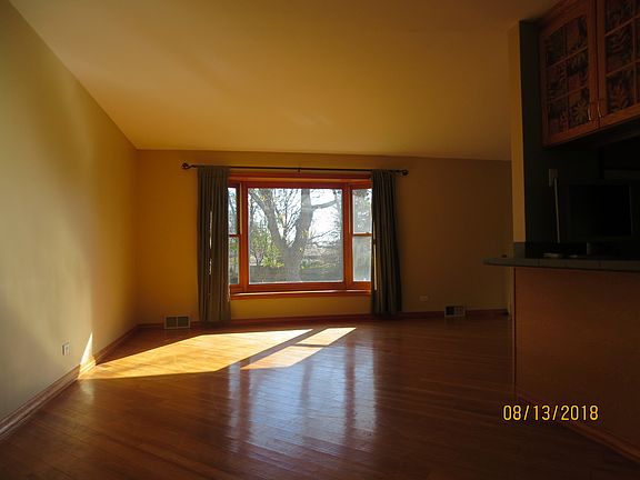 3rd image of 1636 E Rosehill Dr