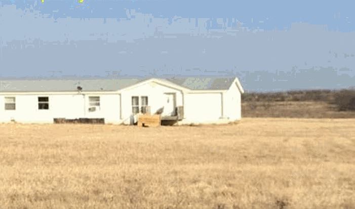 2nd image of 1632 Monument Rd