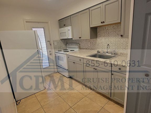 4th image of 1114 N 15th Ave #12