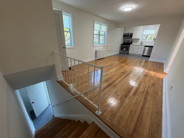 (undisclosed Address), Oakland Gardens, NY 11364