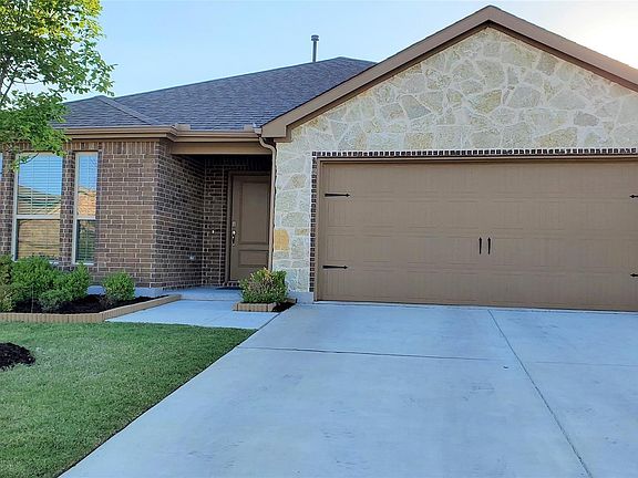 2nd image of 4021 Spur Trail Dr