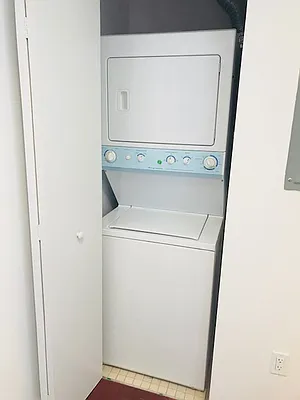 Sold by Acer Realty Inc. | media 35