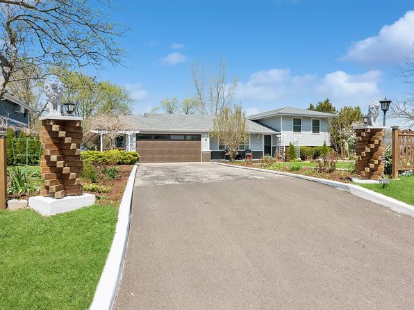 21W546 Bemis Rd, Glen Ellyn, IL 60137
