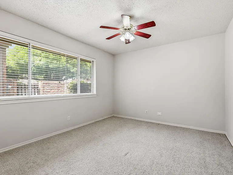 9624 Highland View Dr — Photo 10