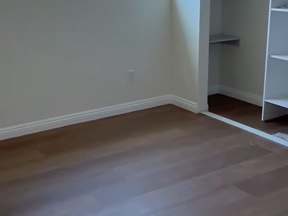 5th image of 213 E McFarlane Dr