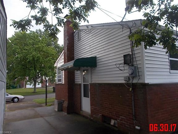 4th image of 860 Jamestown Ave