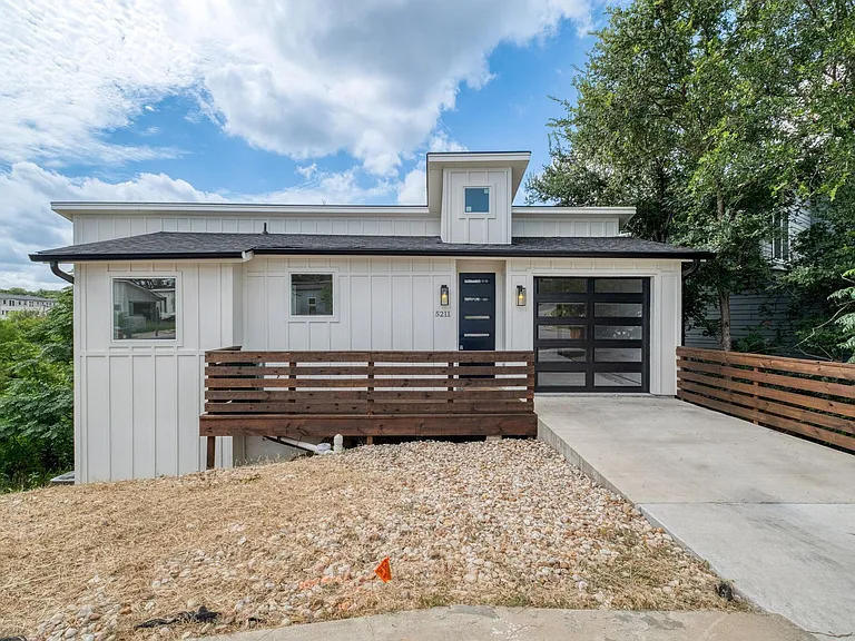 5211 Rob Scott St — Photo 1