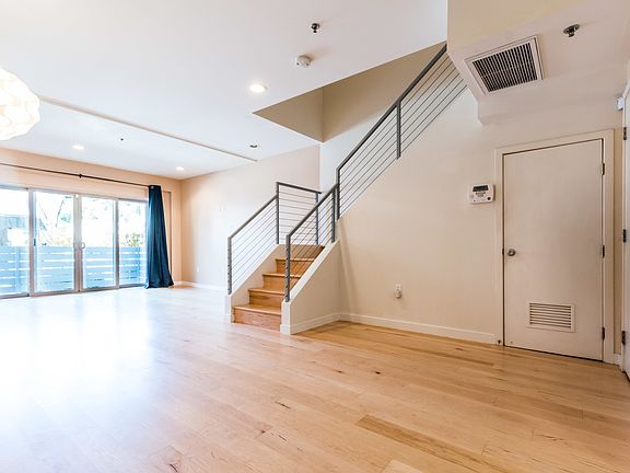 4th image of 5016 Bakman Ave #103