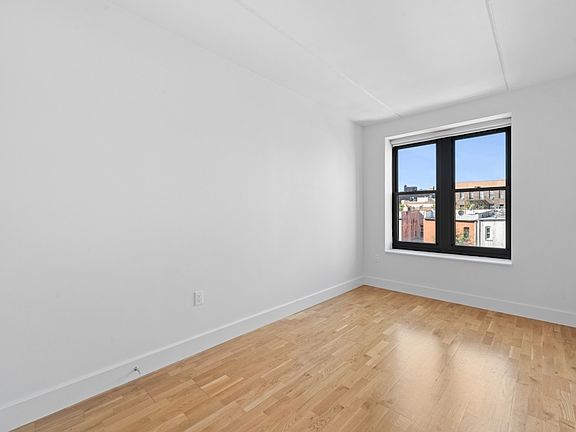 4th image of 310 Clarkson Ave APT 605