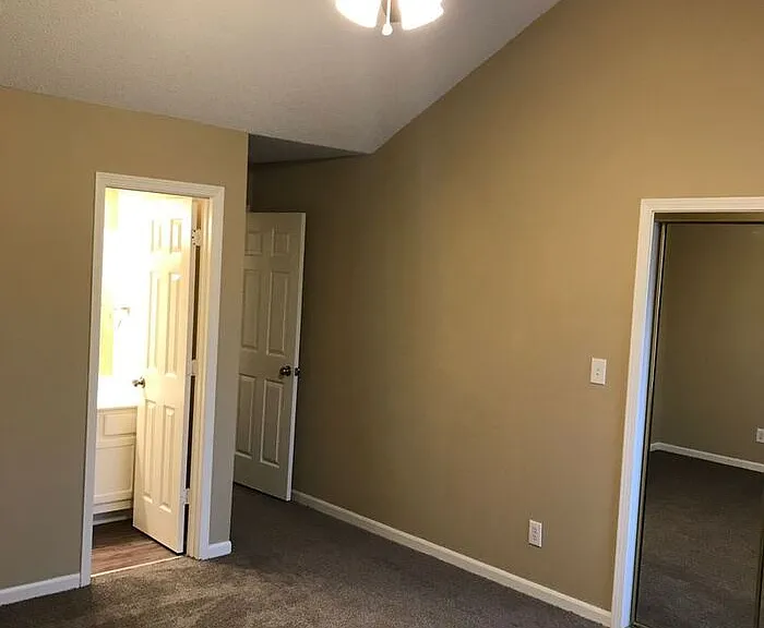 4601B NE Whispering Winds Dr #B — Photo 6