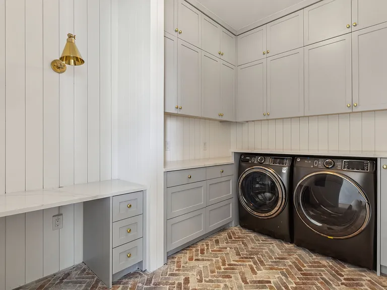 1st floor laundry