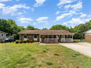 216 Bedford Dr, Eden, NC 27288