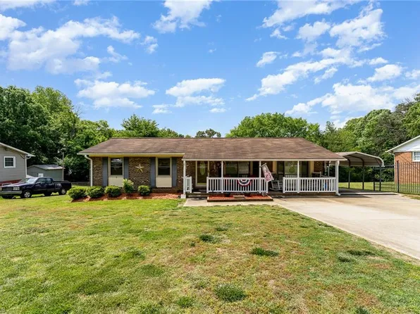 216 Bedford Dr, Eden, NC 27288