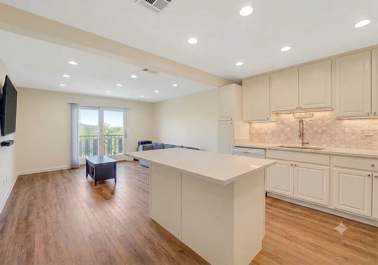2 bed, 891 sqft, $2,850 — Photo 1