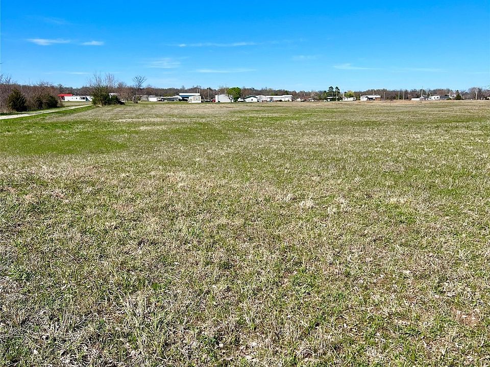 2nd image of Green Meadow Dr